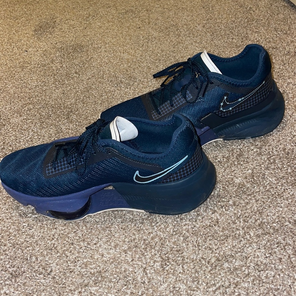 Nike tennis shoes